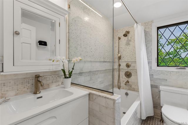 746 The Parkway, Mamaroneck, NY 10543
