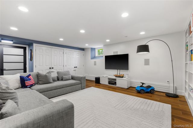 746 The Parkway, Mamaroneck, NY 10543