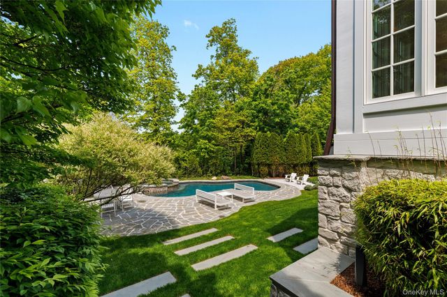 746 The Parkway, Mamaroneck, NY 10543