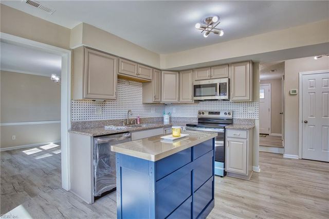 1725 Star Lake DR, Virginia Beach, VA 23453