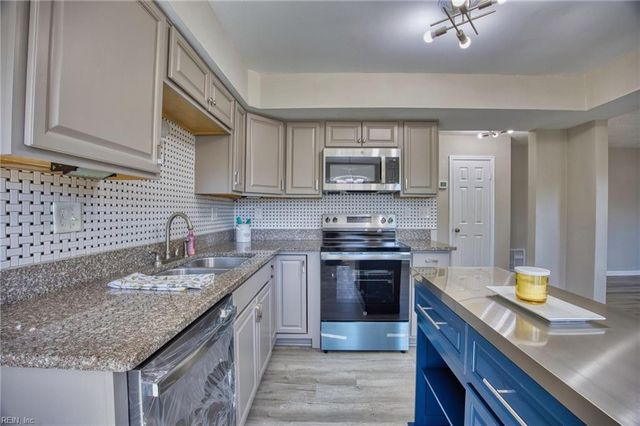 1725 Star Lake DR, Virginia Beach, VA 23453