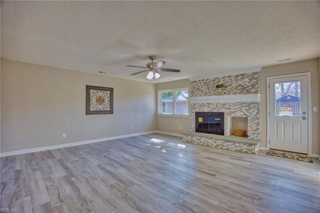 1725 Star Lake DR, Virginia Beach, VA 23453