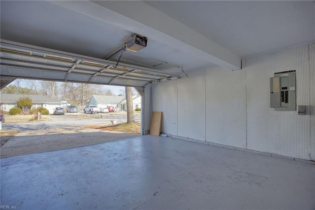 1725 Star Lake DR, Virginia Beach, VA 23453