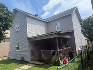 403 5th Street NW, New Philadelphia, OH 44663