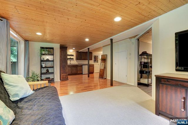 461 Otterhole Road, West Milford, NJ 07480