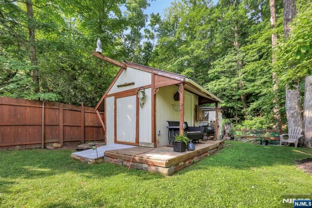 461 Otterhole Road, West Milford, NJ 07480