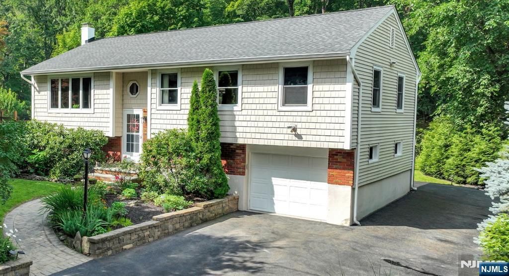 461 Otterhole Road, West Milford, NJ 07480