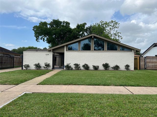 12314 Meadowhollow Drive, Meadows Place, TX 77477