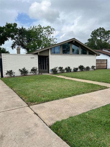 12314 Meadowhollow Drive, Meadows Place, TX 77477
