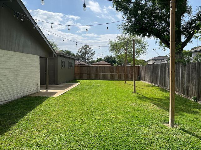 12314 Meadowhollow Drive, Meadows Place, TX 77477