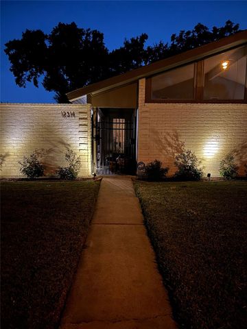 12314 Meadowhollow Drive, Meadows Place, TX 77477