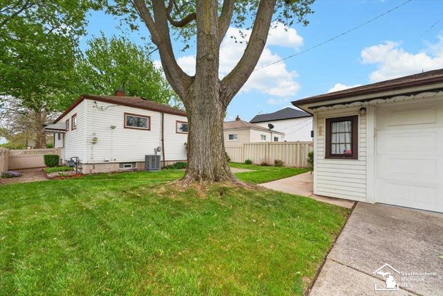 604 8th Street, Wyandotte, MI 48192