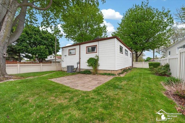 604 8th Street, Wyandotte, MI 48192