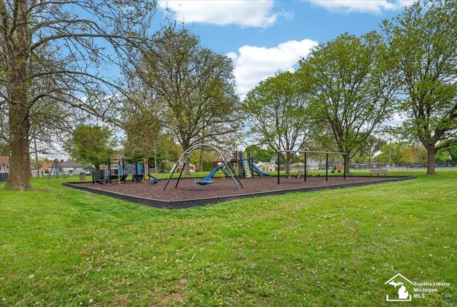 604 8th Street, Wyandotte, MI 48192