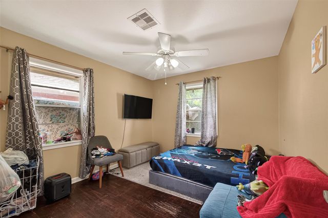 2111 Hickory Lane, Pasadena, TX 77502