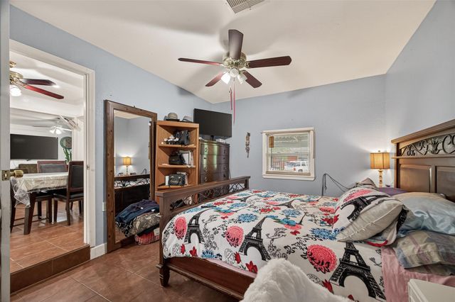 2111 Hickory Lane, Pasadena, TX 77502