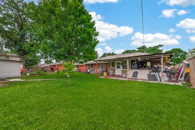 2111 Hickory Lane, Pasadena, TX 77502