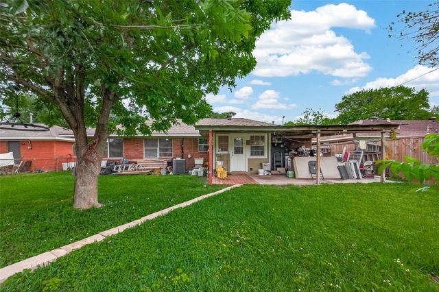 2111 Hickory Lane, Pasadena, TX 77502