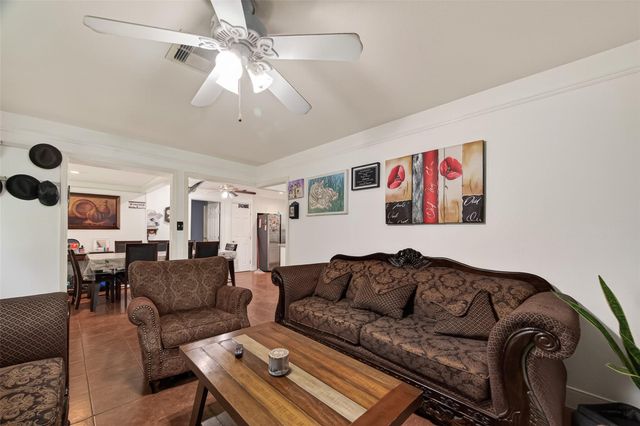 2111 Hickory Lane, Pasadena, TX 77502