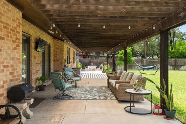 304 Ric Mar Street, Edinburg, TX 78541