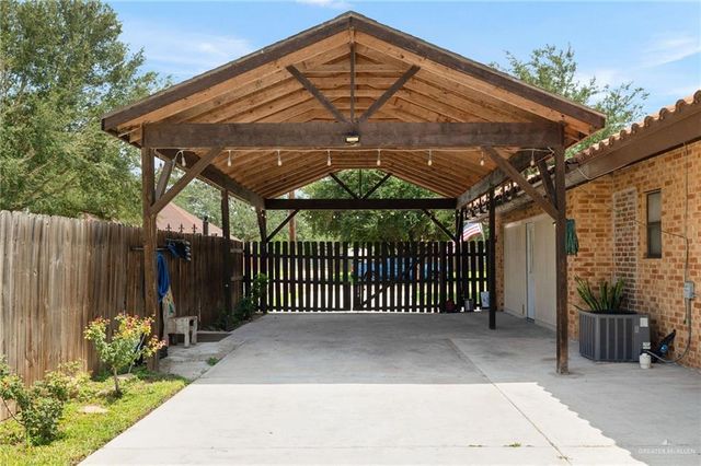 304 Ric Mar Street, Edinburg, TX 78541