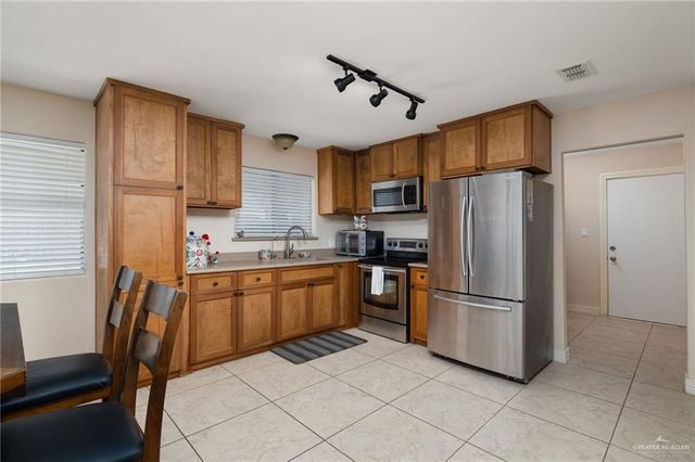 304 Ric Mar Street, Edinburg, TX 78541