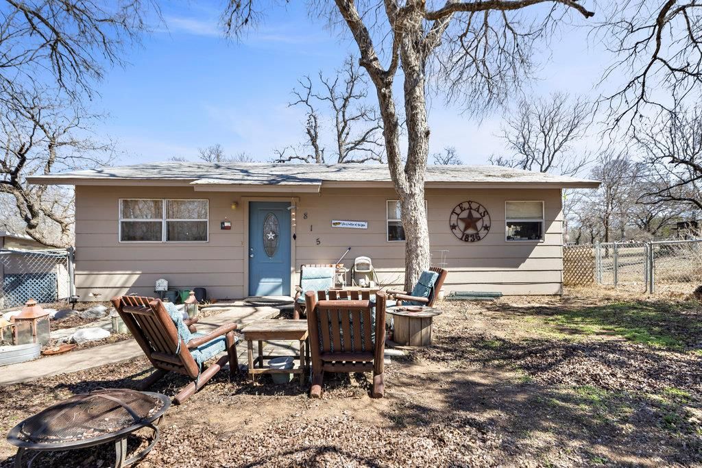 815 Cypress LN, Cottonwood Shores, TX 78657