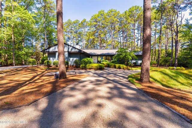 185 Ponte Vedra Drive, Pinehurst, NC 28374