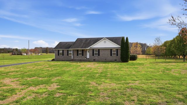 2877 Sixteenth Model Rd, Manchester, TN 37355