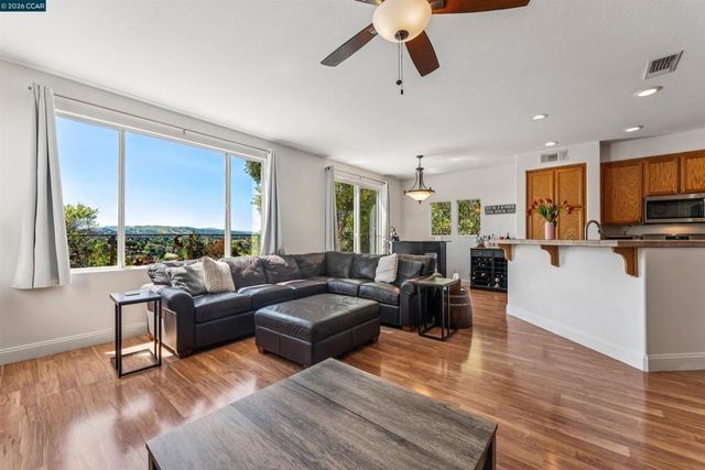 4000 Hiller Ln, Martinez, CA 94553