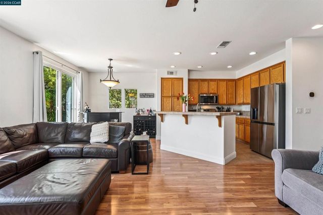 4000 Hiller Ln, Martinez, CA 94553