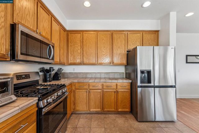 4000 Hiller Ln, Martinez, CA 94553