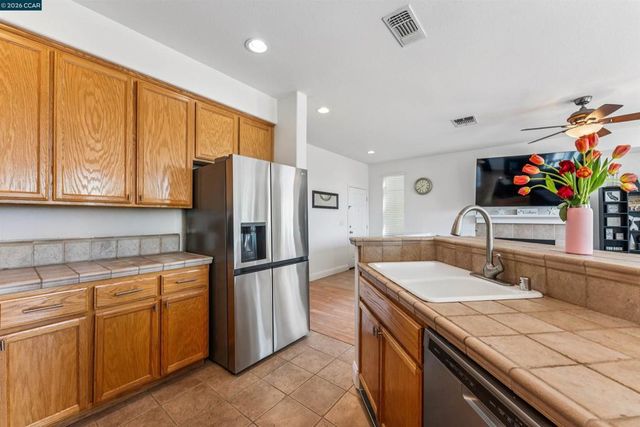 4000 Hiller Ln, Martinez, CA 94553