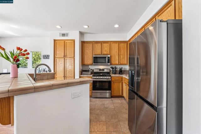 4000 Hiller Ln, Martinez, CA 94553