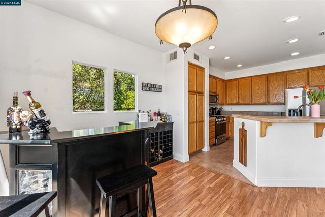 4000 Hiller Ln, Martinez, CA 94553