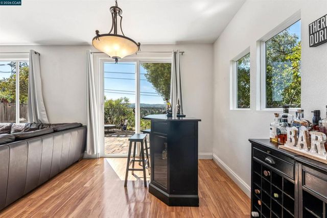 4000 Hiller Ln, Martinez, CA 94553
