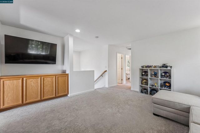 4000 Hiller Ln, Martinez, CA 94553