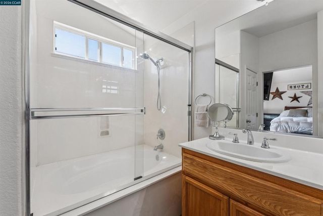 4000 Hiller Ln, Martinez, CA 94553