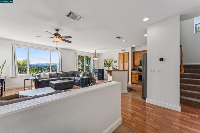 4000 Hiller Ln, Martinez, CA 94553