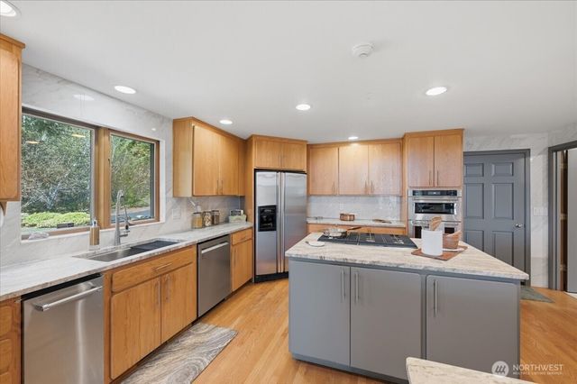 23747 262nd Place SE, Maple Valley, WA 98038
