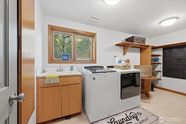 23747 262nd Place SE, Maple Valley, WA 98038