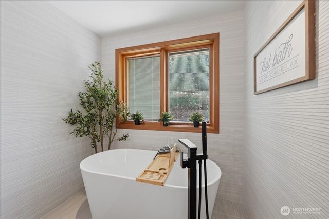 23747 262nd Place SE, Maple Valley, WA 98038