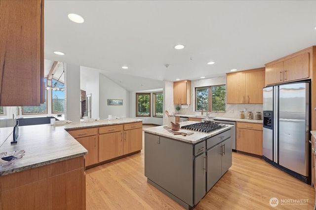 23747 262nd Place SE, Maple Valley, WA 98038