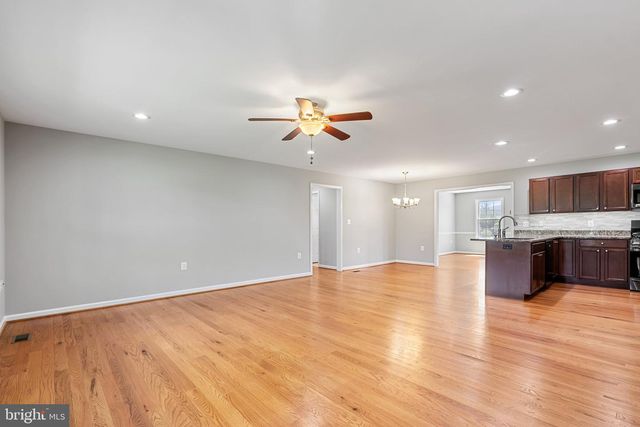 266 SHANNON HILL LN, Charles Town, WV 25414