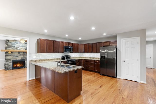 266 SHANNON HILL LN, Charles Town, WV 25414