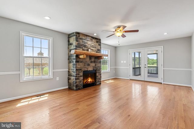 266 SHANNON HILL LN, Charles Town, WV 25414
