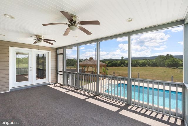 266 SHANNON HILL LN, Charles Town, WV 25414
