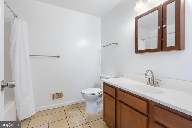 266 SHANNON HILL LN, Charles Town, WV 25414