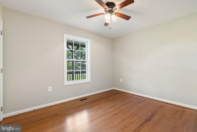 266 SHANNON HILL LN, Charles Town, WV 25414