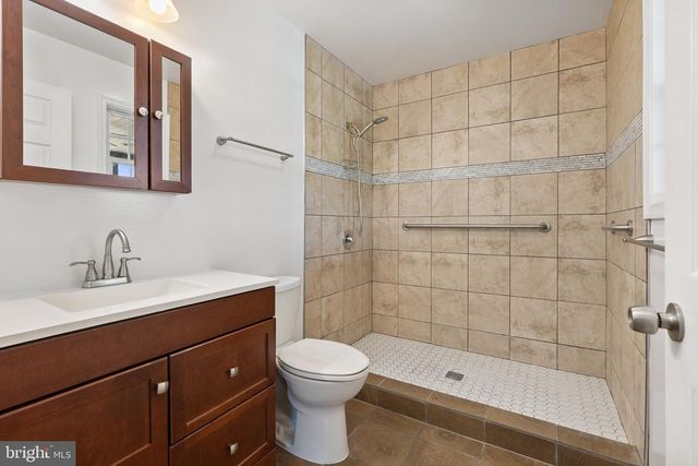 266 SHANNON HILL LN, Charles Town, WV 25414